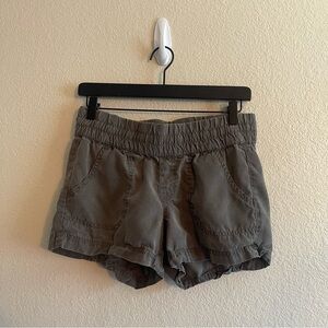 Athleta Falcon Benicia Short Olive Green Gray Athletic Pull On Womens Size 2